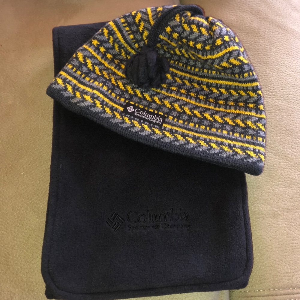 Columbia Hat And Scarf